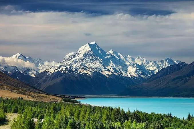 Aoraki / Mount Cook above Lake Pukaki, New Zealand