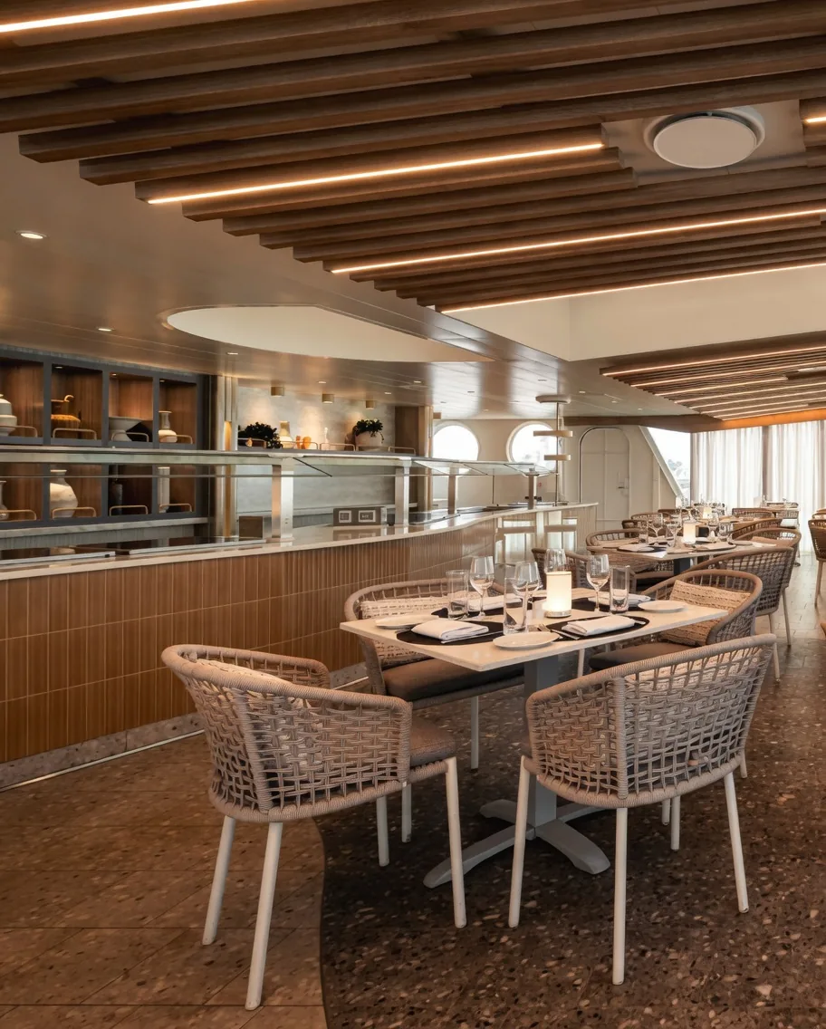 Veranda, breakfast and lunch on Wind Star